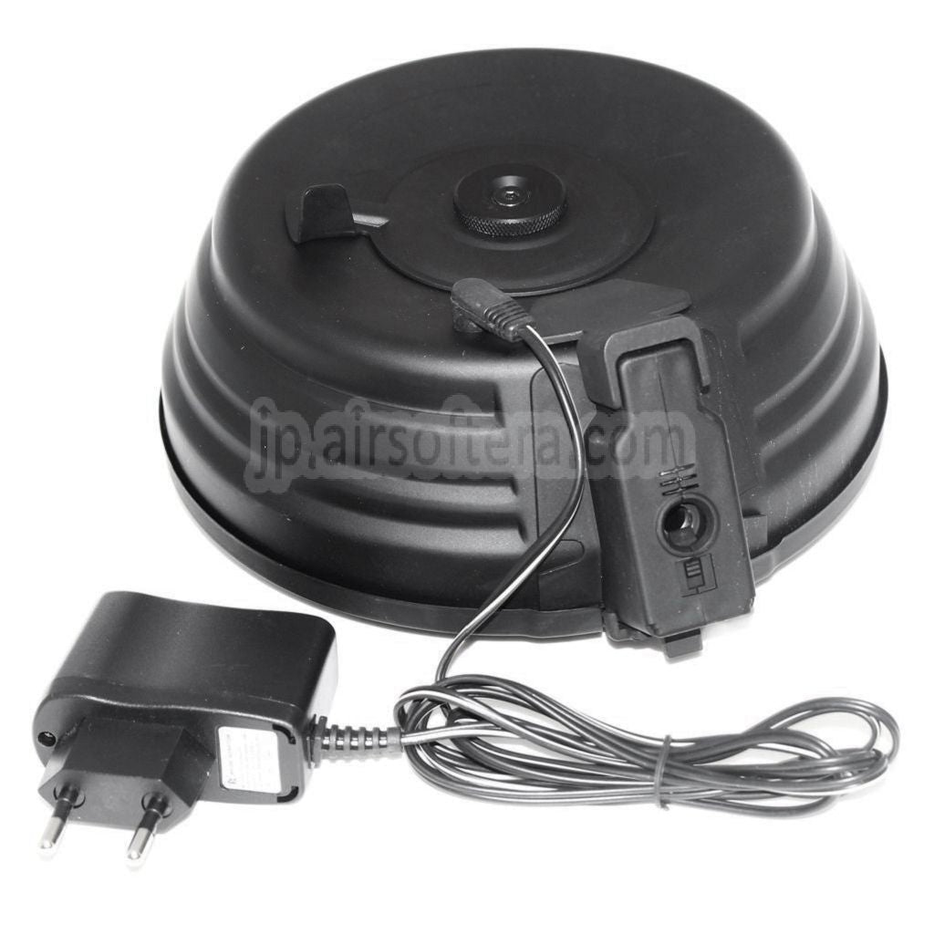 CYMA 2500発 鋼板製ワイヤード&サウンドコントロール電動ドラムマガジン EU 220V プラグ付き充電器 AK シリーズ AEG ライフル エアソフトガン対応 ブラック